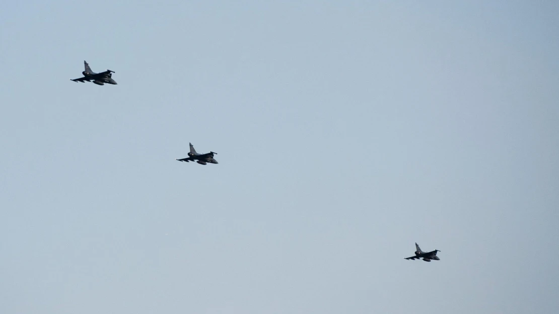 Kiderült: nem mondtak igazat a Fradi stadionavatóján megjelenő Gripen vadászgépekről