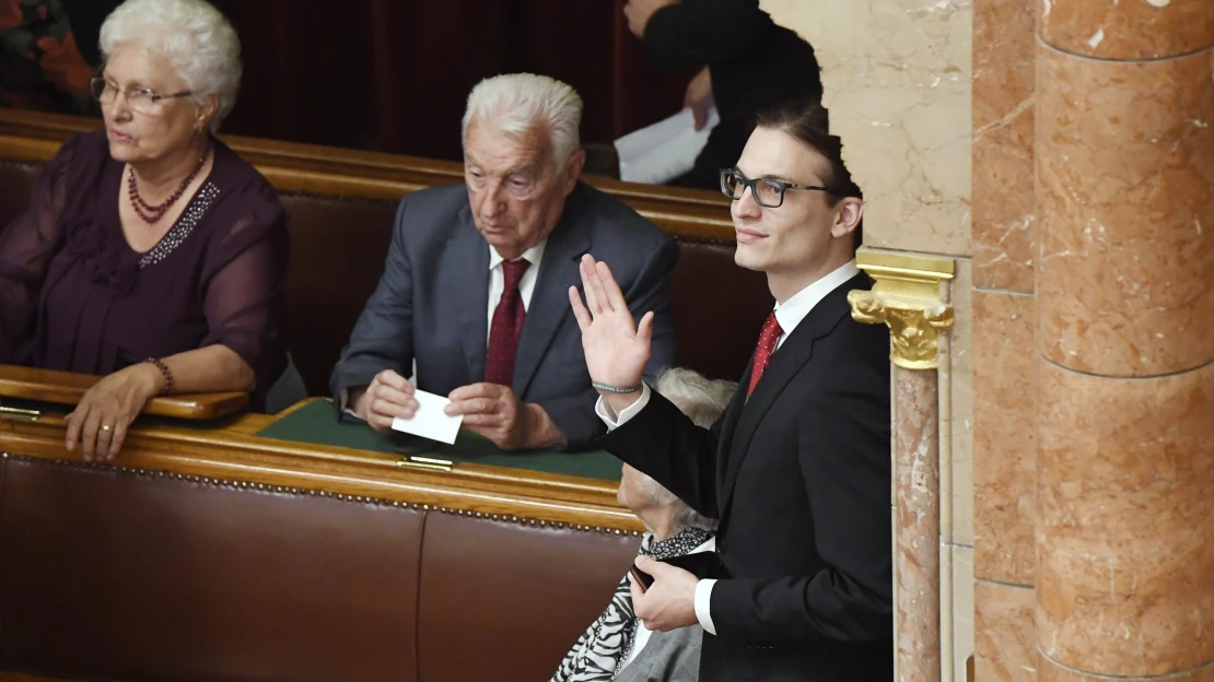 Családban maradt: Orbán Gáspár úgy járt el az afrikai delegációval, mintha a kormányt képviselné