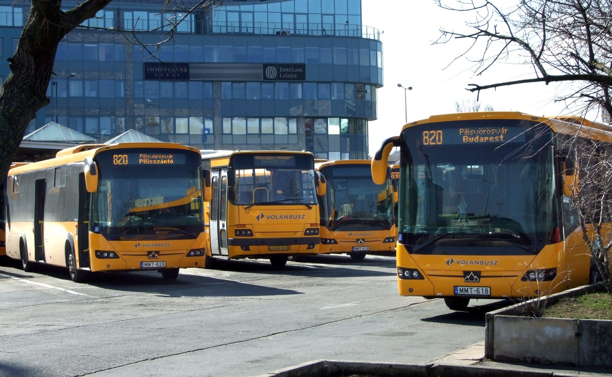 HVG: Tiborczig és egy volt miniszterig is elérhet a Volánbusz-ügy, arra kíváncsiak, kire vallanak még az érintettek