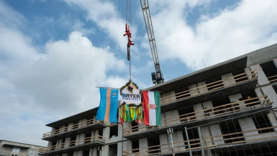 A Bayer Construct csődjével is összefügg a vagyonkezelő mai döntése?