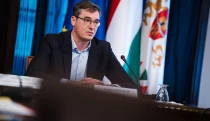 Tovább húzzák a nadrágszíjat Karácsonyék, már új embereket sem vehet fel a főváros