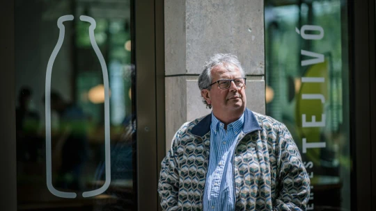 Kereskedőkkel tárgyalni olyan, mintha a pisztoly csövébe néznék – ezért és így adta el Cserpes a Cserpest