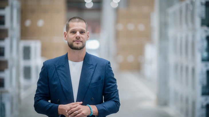 Fazekas Bálint: Ha ez a német-kínai felvásárlás megtörténik, közel 800-szor lesznek nagyobbak nálunk. Meg kell válogatnunk a harcainkat