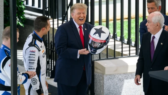 Megteheti Trump, hogy ötezer dollárt ígér minden amerikainak, ha behúzza a választást?