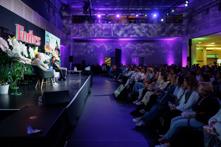 Pál Feri, Orvos-Tóth Noémi, Rudolf Péter: egy nap a boldogság nyomában – ilyen volt a Forbes Makers Day_133