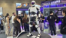 Verekedő robotok, elképesztő tévék, repülő dodzsemek és sci-fi kütyük uralták a gigantikus európai tech expót