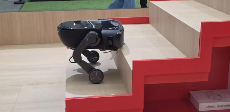Verekedő robotok, elképesztő tévék, repülő dodzsemek és sci-fi kütyük uralták a gigantikus európai tech expót_3