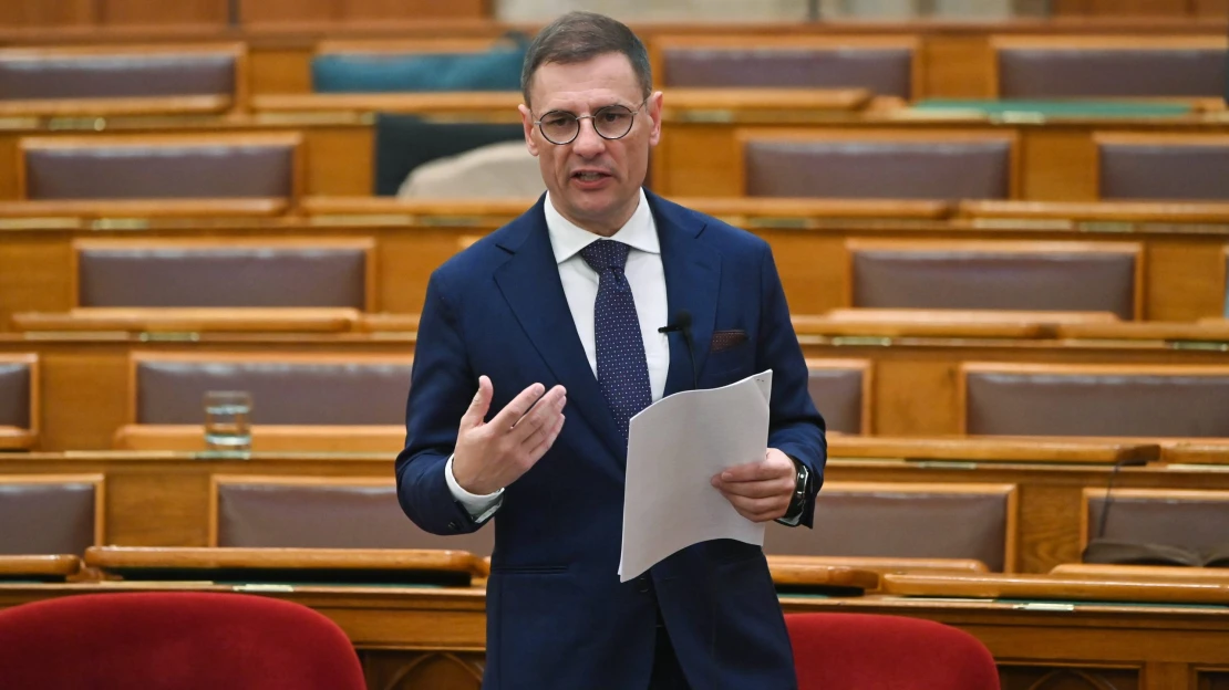 Adatvédelmi visszaéléssel gyanúsítják a Fidesz-kormány államtitkárát a kampány egyik legnagyobb botrányában