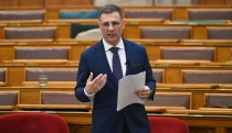 Adatvédelmi visszaéléssel gyanúsítják a Fidesz-kormány államtitkárát a kampány egyik legnagyobb botrányában