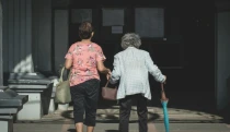A nyugdíjasházak szerződési feltételeit vizsgálja a fogyasztóvédelem – nem ok nélkül