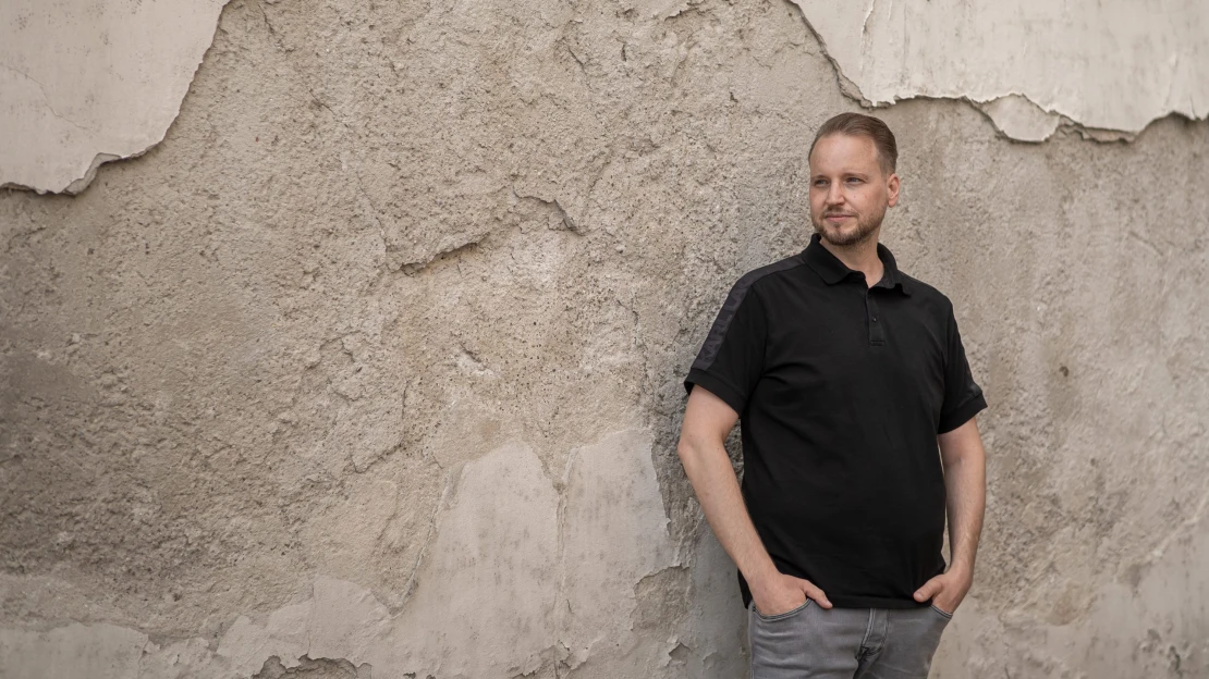 A Facebookon letiltották, a családját álhírekkel árasztották el. Marcell napok alatt, fillérekből épített AI-szűrőt a hazug politikusok és megmondóemberek ellen