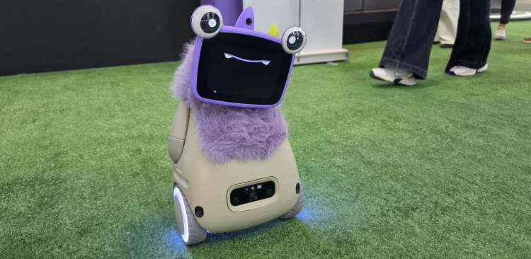 Verekedő robotok, elképesztő tévék, repülő dodzsemek és sci-fi kütyük uralták a gigantikus európai tech expót_6