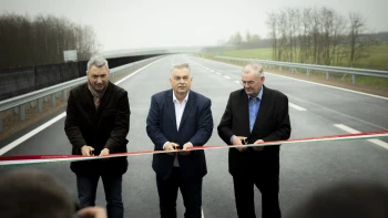 Egy nappal szilveszter előtt jegyezték be Mészáros Lőrinc új magántőkealapját, másnap már Szíjj helyére lépett az egyik koncessziós cégben