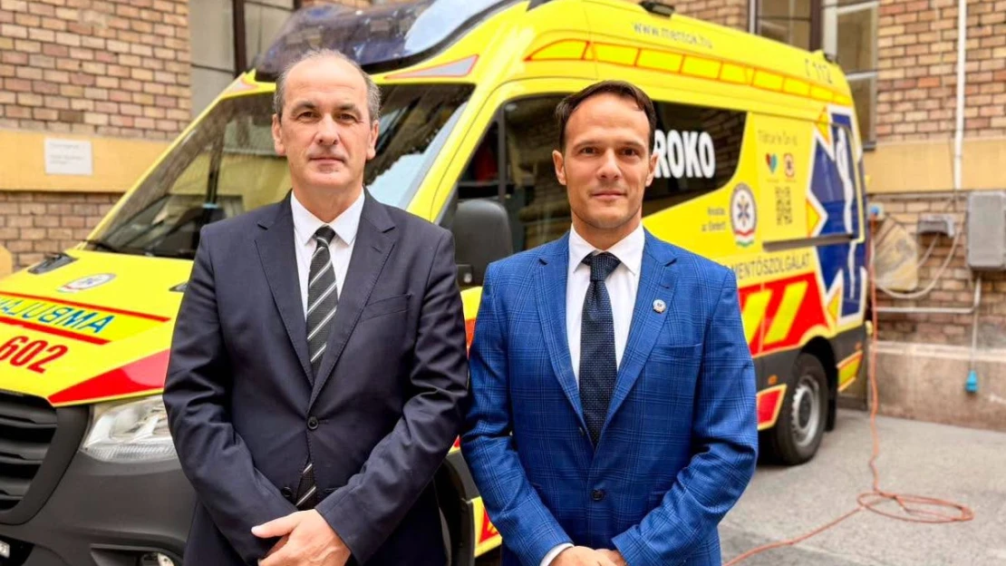 Erősít az OMSZ, több száz új mentőautó állt munkába