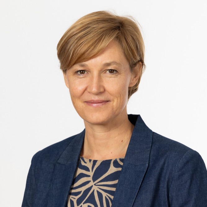 Dr. Bárdi Maja
