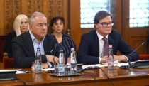 „Elveszíti közvagyon jellegét” – Két kulcsembert hallgatnak meg az MNB-ügyben