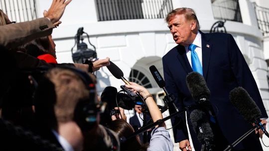 Bármit is akart üzenni Trump az olcsó öltönyével, visszafele sült el