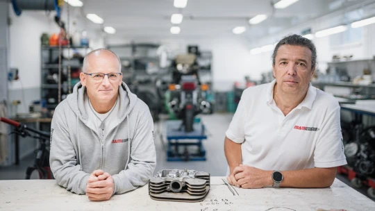 Egy orosz szerszámkészlettel indult, világbajnoki érem lett belőle – a magyar motorszerelő iskola, ami az egyetemeket is megelőzte